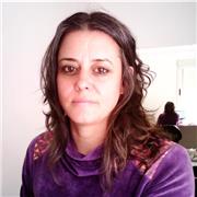 Imparto apoyo escolar en base a las necesidades del estudiante y enriquezco el encuentro pedagógico con recursos creativos y visuales